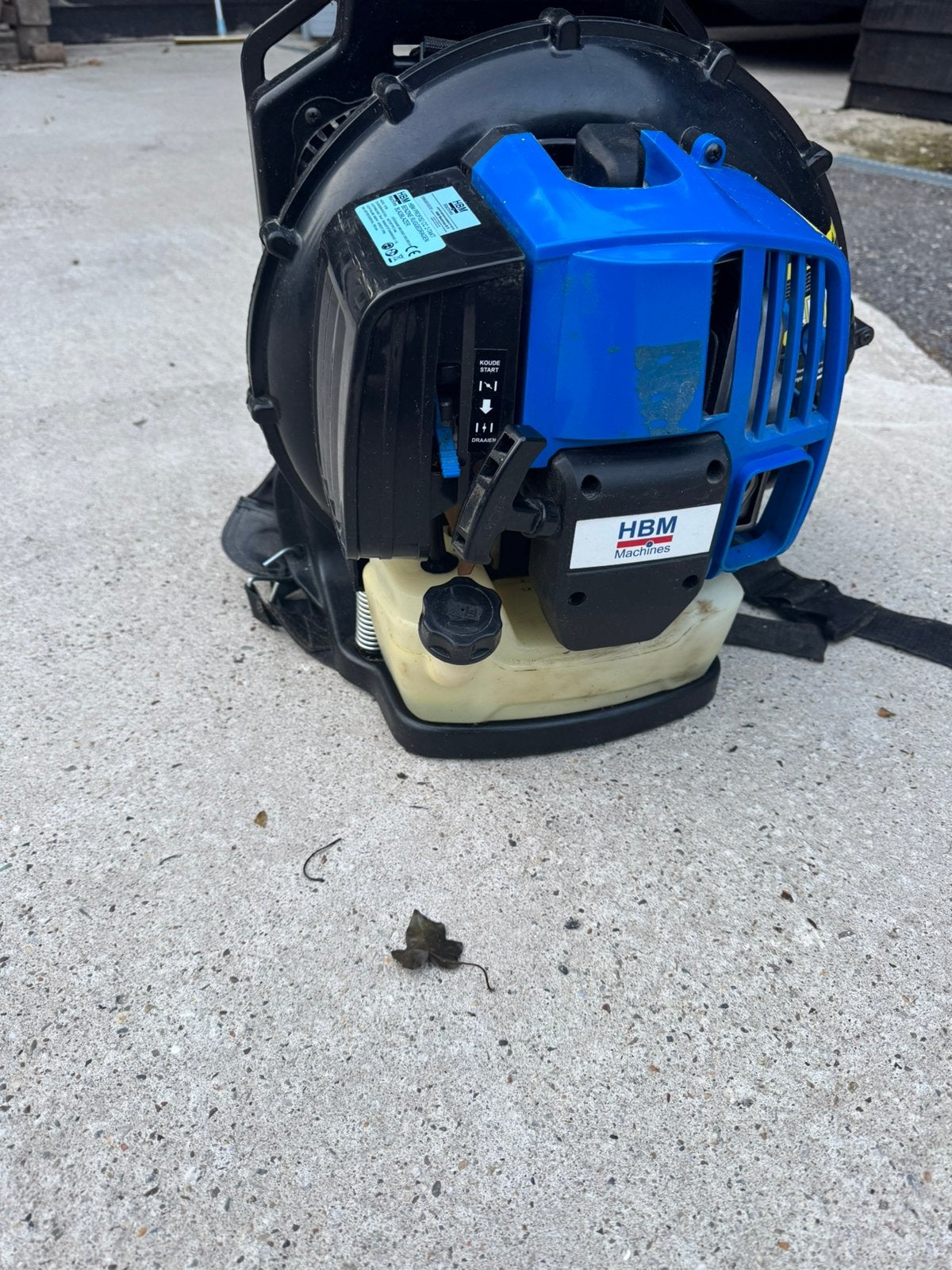 Krachtige bladblazer, Tuin en Terras, Bladblazers, Ophalen, Zo goed als nieuw, Benzine, Ruggedragen