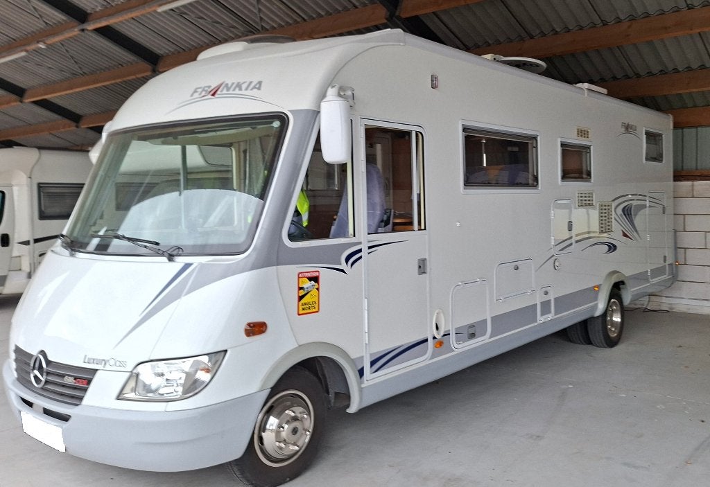 Frankia 8000 Luxury Class Mercedes 616 CDI 2005 82.600km, Caravans en Kamperen, Chemisch toilet, Vloeistofverwarming, Particulier