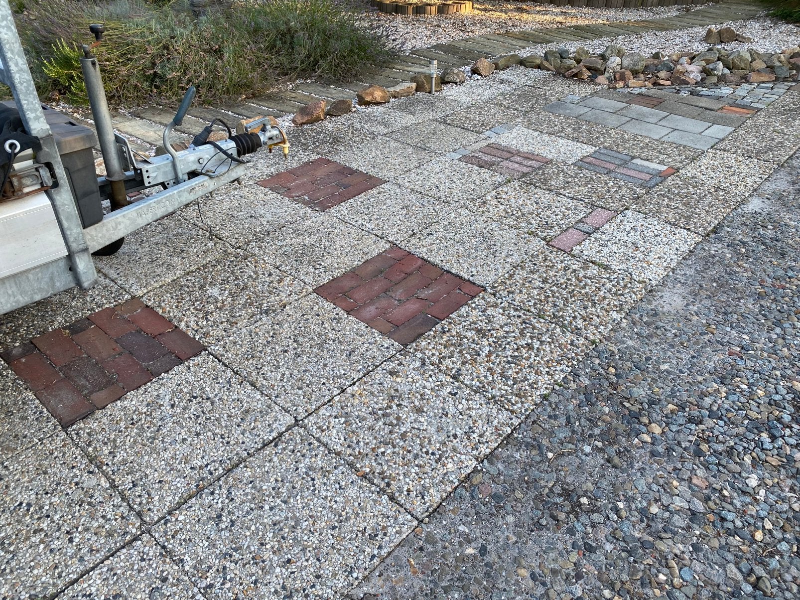 Gratis af te halen grindtegels, Tuin en Terras, Ophalen, Gebruikt, 10 m² of meer, Beton