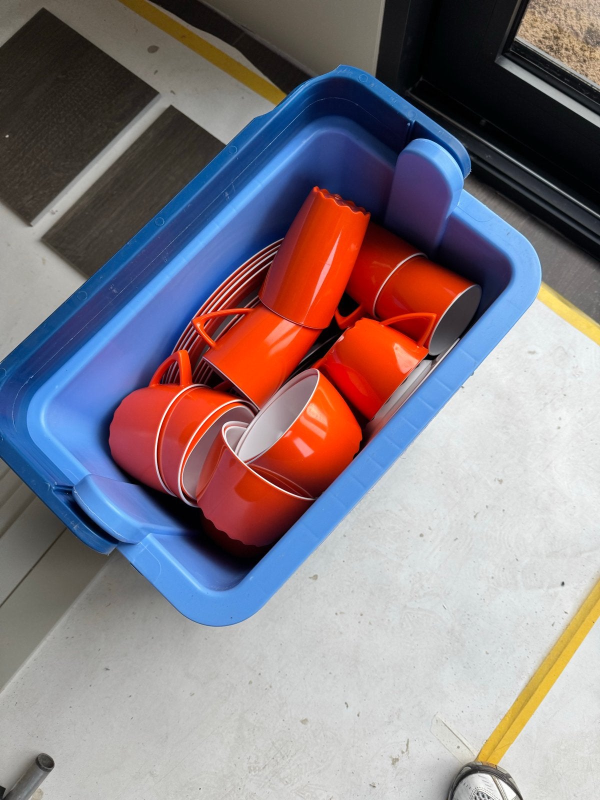 Mepal Servies voor 4 personen - Oranje/Wit, Ophalen, Overige materialen, Gebruikt, Effen