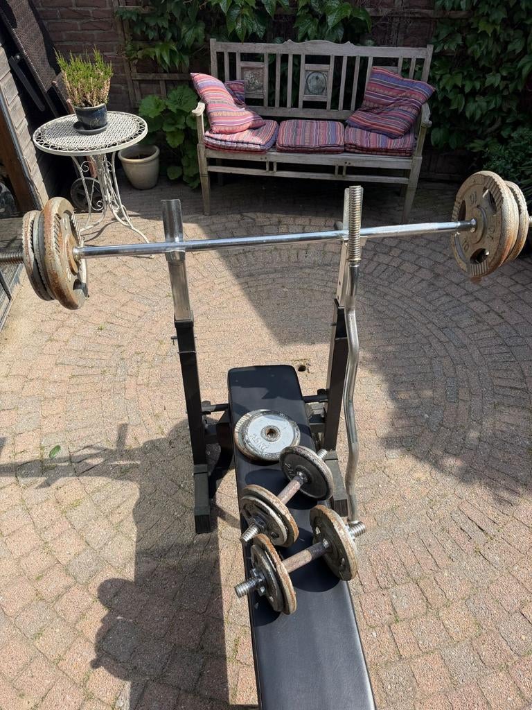 Fitness /Bankdrukken bankje met 60 kg. Dubbelleven/bicep, Sport en Fitness, Ophalen, Zo goed als nieuw, Fitnessbank