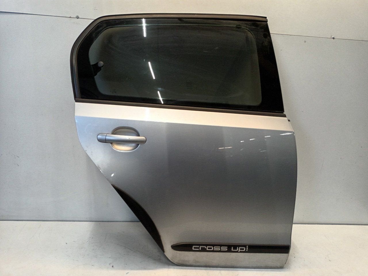 Portier rechts achter Volkswagen Up, Onderdelen@venauto.nl, Van der Ven Autorecycling B.V., Gebruikt, Ettenseweg 76, 4706 PB Roosendaal, The Netherlands