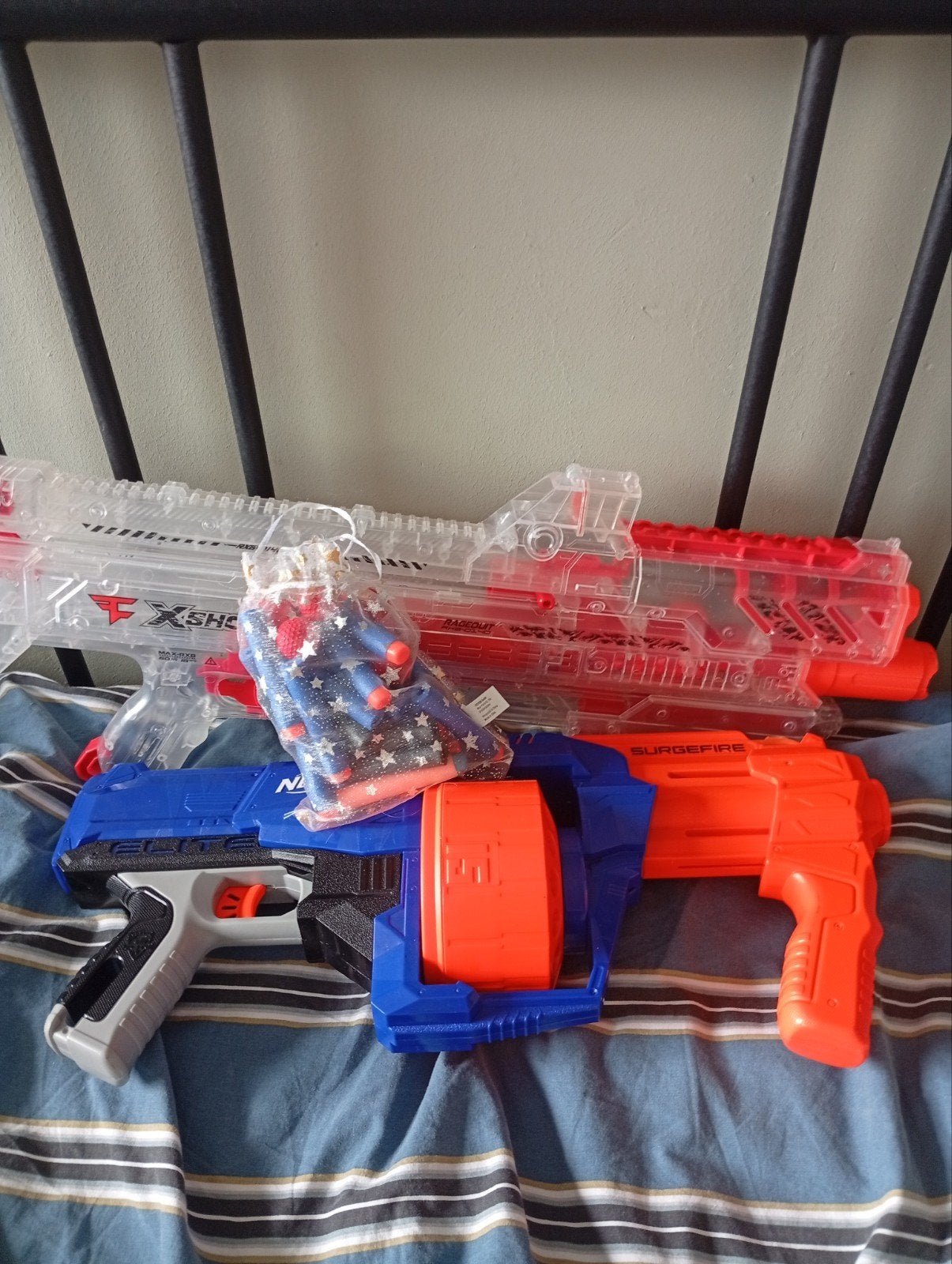 Nerf Blasters: X-Shot en Surgefire met kogels, Ophalen, Zo goed als nieuw