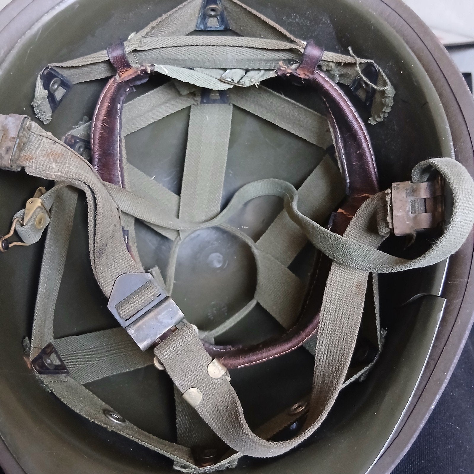 legerhelm met nummers ????, Verzamelen, Ophalen