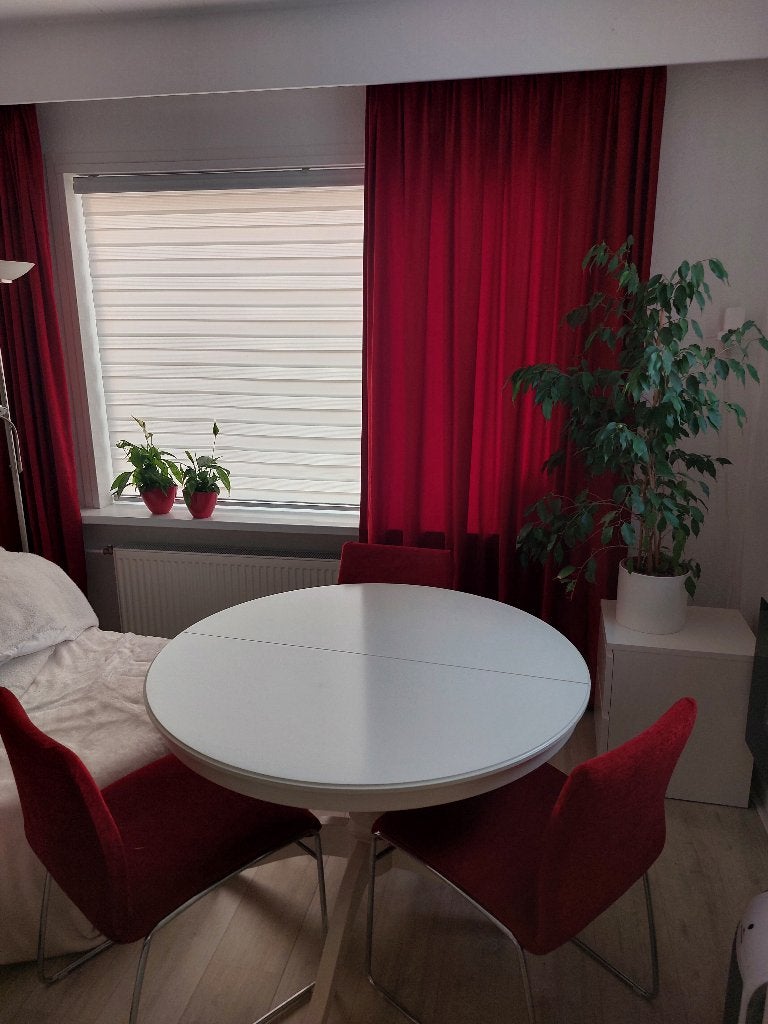 Gordijnen en stoelen, Ophalen, Fluweel, Rood, Plooiafwerking
