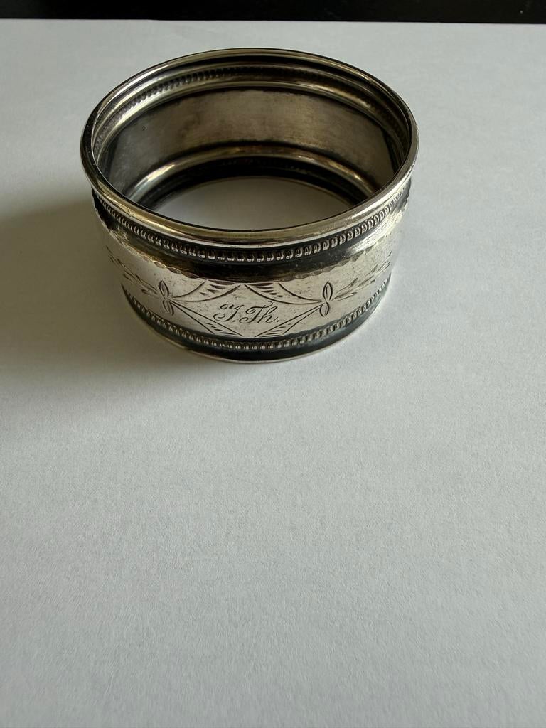 Antieke Zilveren Servetring met Gravure - 29 gram, Ophalen, Gebruikt, Zilver