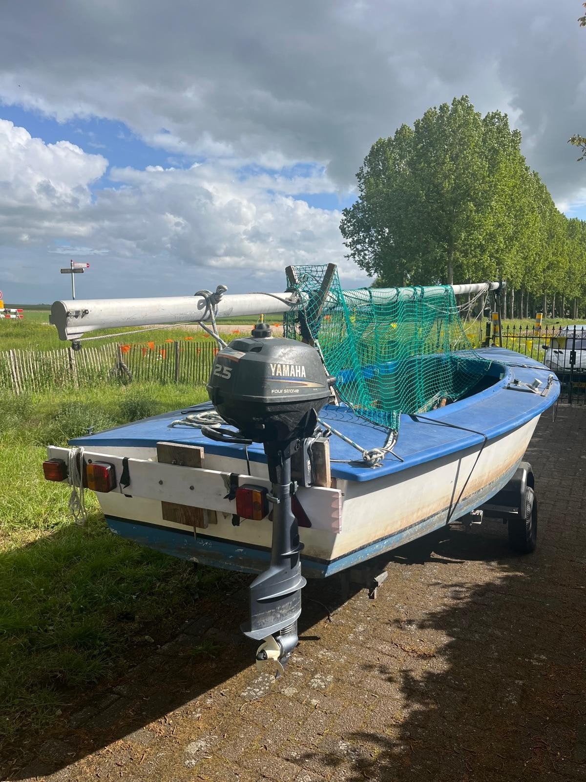Zeilboot met Yamaha 2.5 PK buitenboordmotor en trailer, Watersport en Boten, Ophalen of Verzenden, Gebruikt