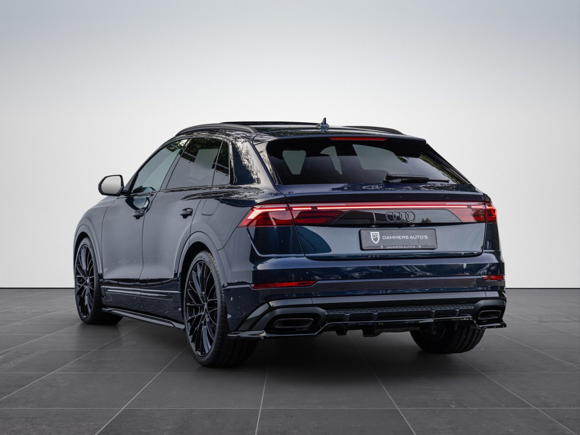 Audi Q8 60 TFSI e 490PK Quattro Competition S-stoelen Pano 4, Auto's, Automaat, Dealer onderhouden, Gebruikt, 2995 cc