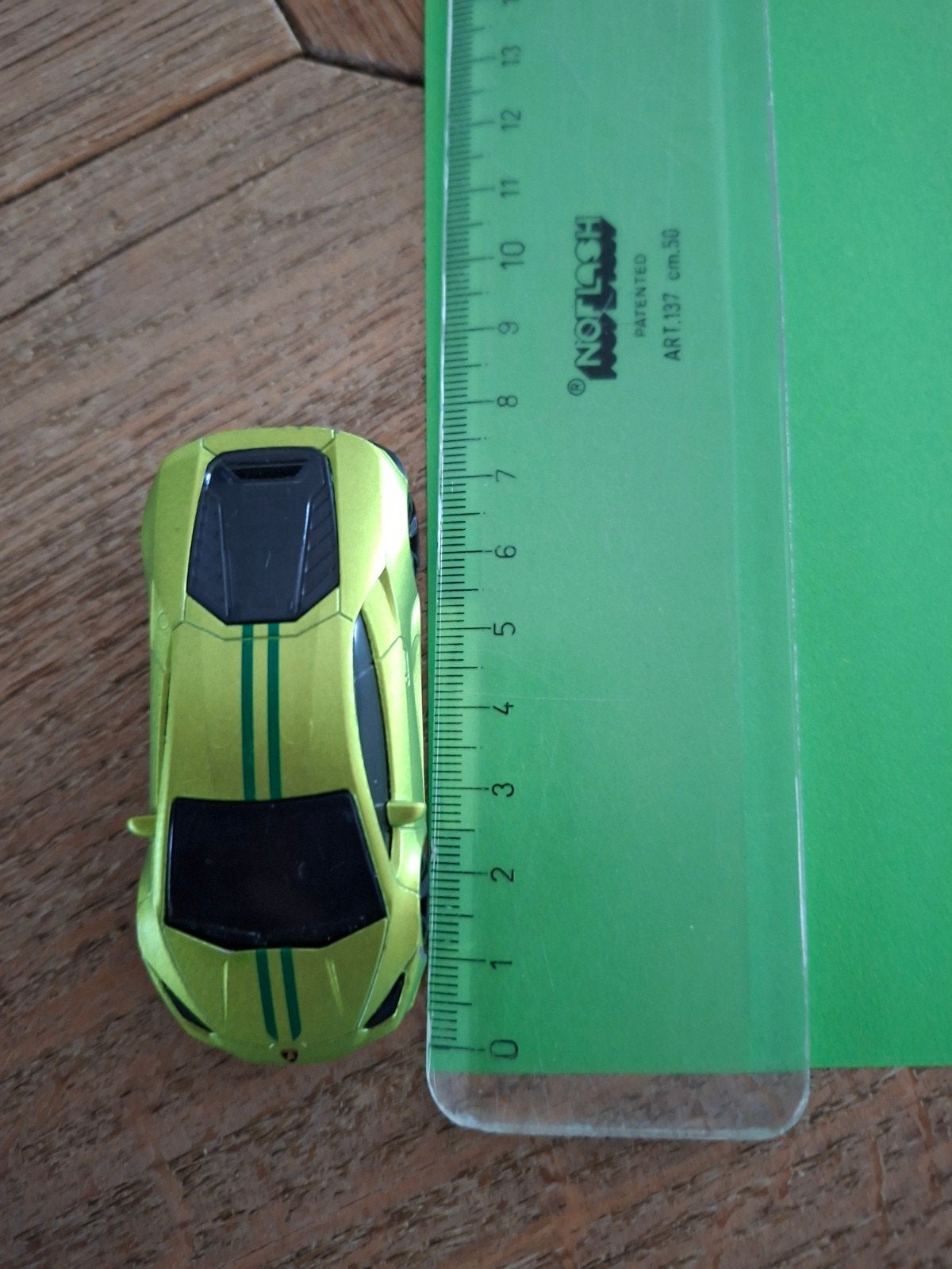 Groene Lamborghini Huracán schaalmodel, Ophalen of Verzenden, Zo goed als nieuw