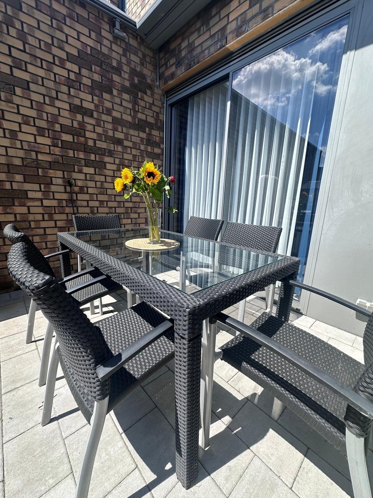 Moderne tuinset met 6 stoelen en glazen tafel, Gebruikt, Eettafel, 6 zitplaatsen, Ophalen of Verzenden