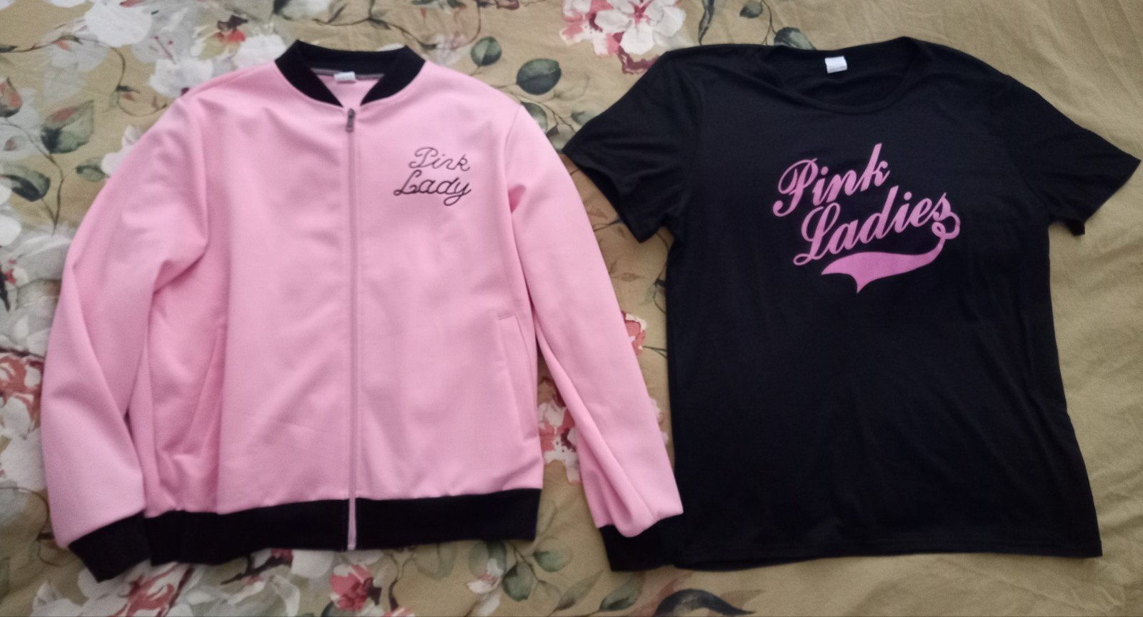Pink Lady Grease Kostuum - Jasje en T-shirt, Maat 42/44 (L), Ophalen of Verzenden, Kleding, Overige thema's