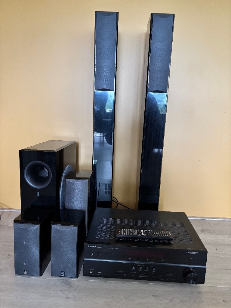 Yamaha 5.1 surround set - piano black, 70 watt of meer, Zo goed als nieuw, 5.1-systeem, Overige spelers