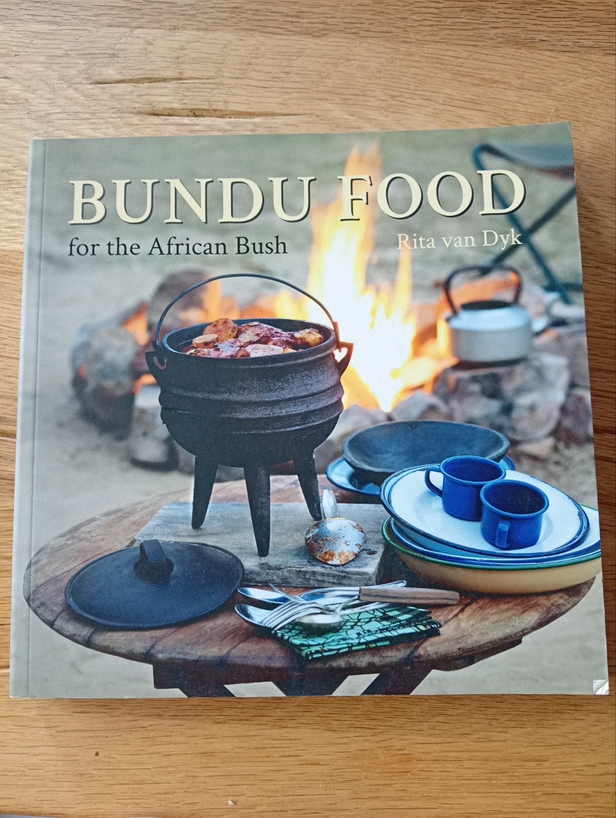 Bundu Food for the African Bush - Afrikaans kookboek, Boeken, Rita van Dyk, Voorgerechten en Soepen, Ophalen of Verzenden, Zo goed als nieuw