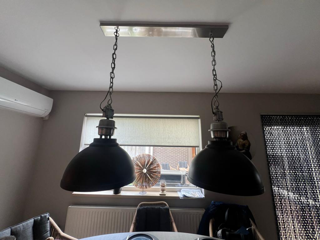 Industriële hanglampen set - Zwart metaal, Huis en Inrichting, Lampen | Hanglampen, Ophalen, Gebruikt, Metaal, 75 cm of meer