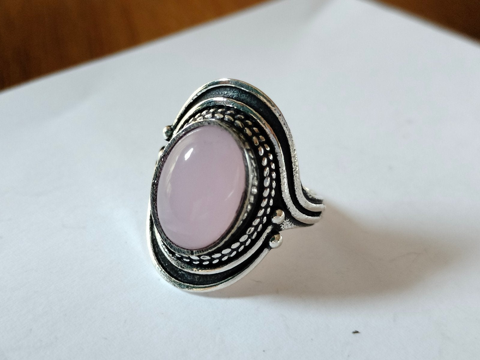 zilveren ring met calcedoon maat 19, Sieraden, Tassen en Uiterlijk, Verzenden, 19 tot 20, Nieuw, Roze