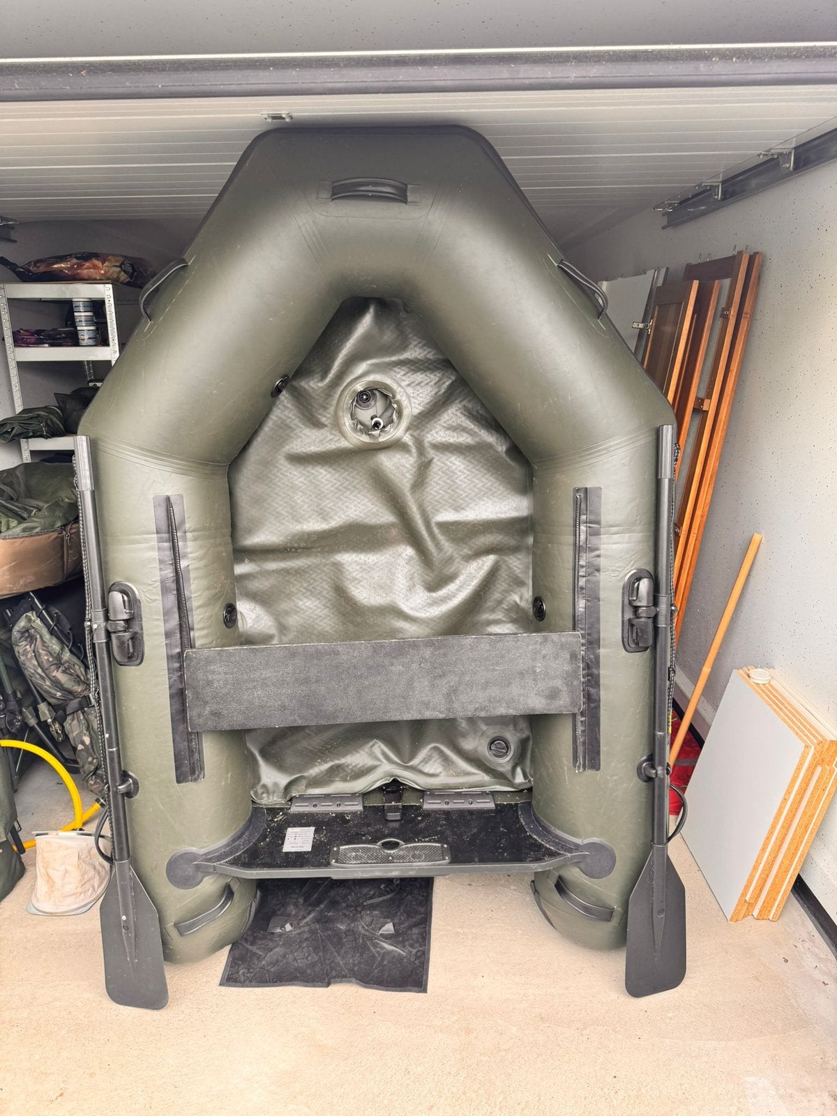 Rubberboot met elctro motor en accu, Watersport en Boten, Hengelsport | Karpervissen, Ophalen, Zo goed als nieuw, Overige typen