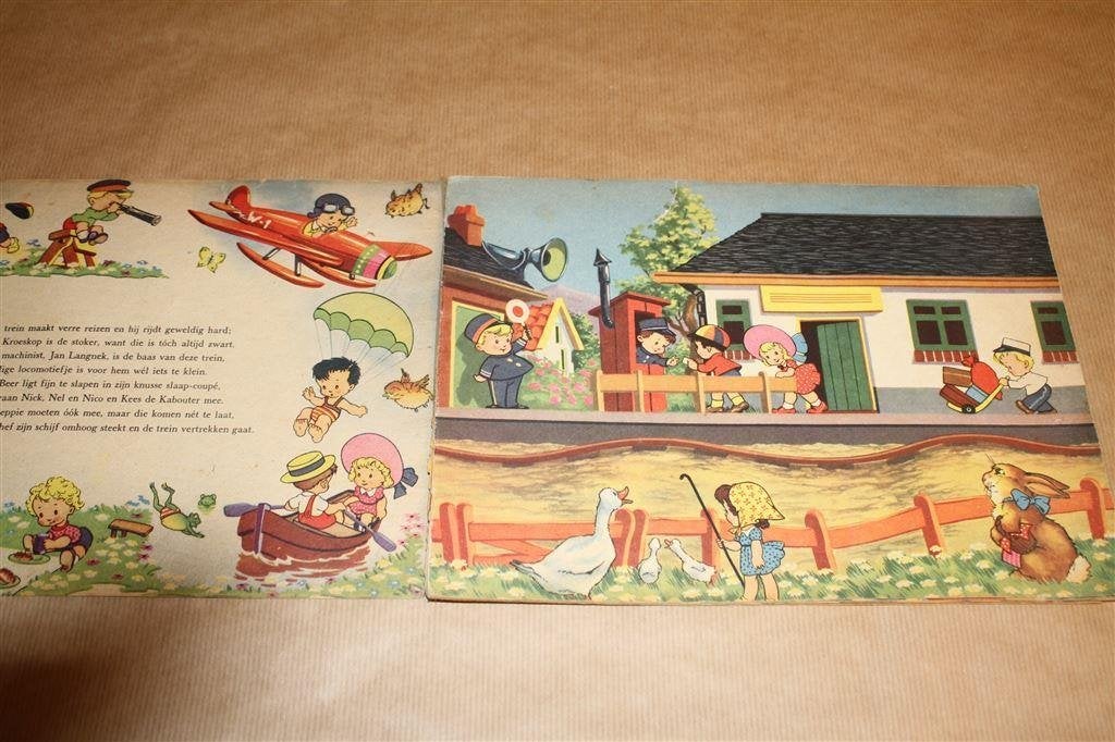 De vrolijke treinreis. Oude uitgave 1956., Ophalen of Verzenden, Gelezen