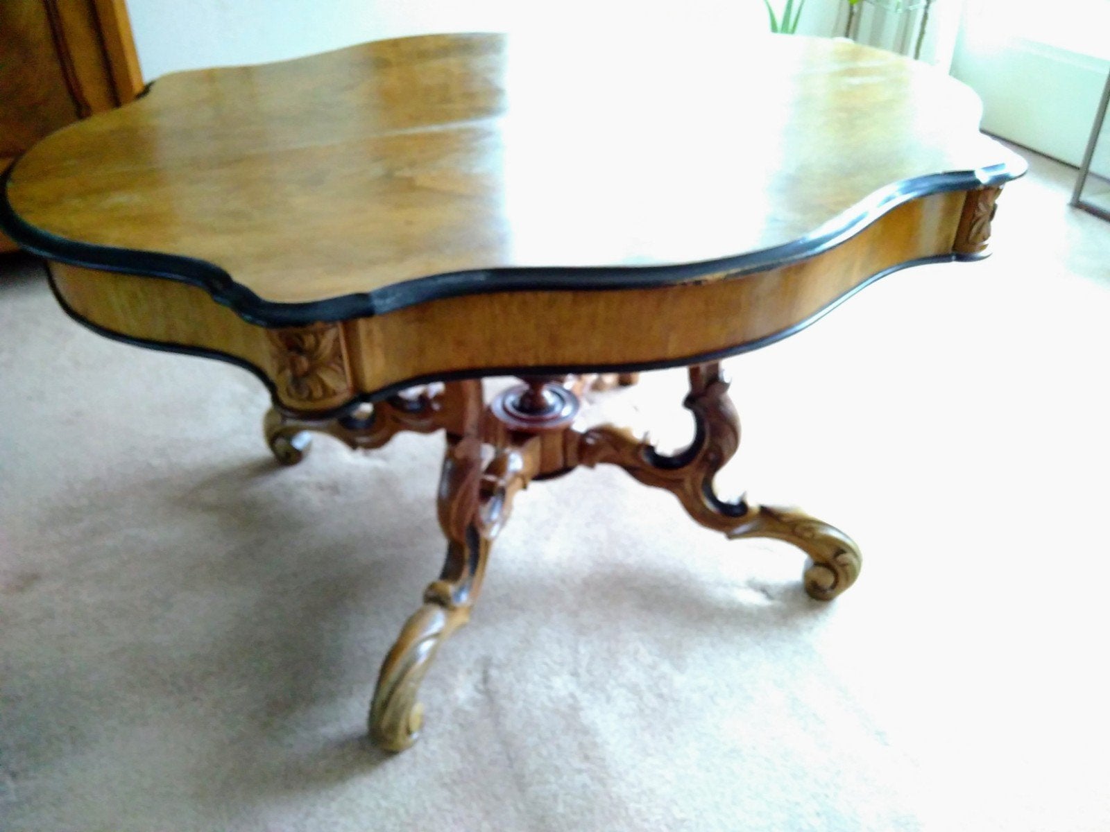 Antieke houten tafel met 1 tussenblad, Ophalen