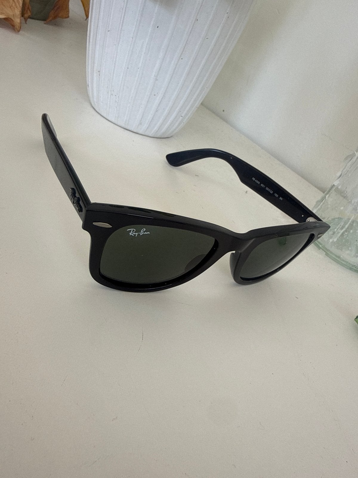 Ray-Ban Wayfarer Zonnebril RB 4340 Zwart, Ophalen, Zonnebril, Zwart, Zo goed als nieuw