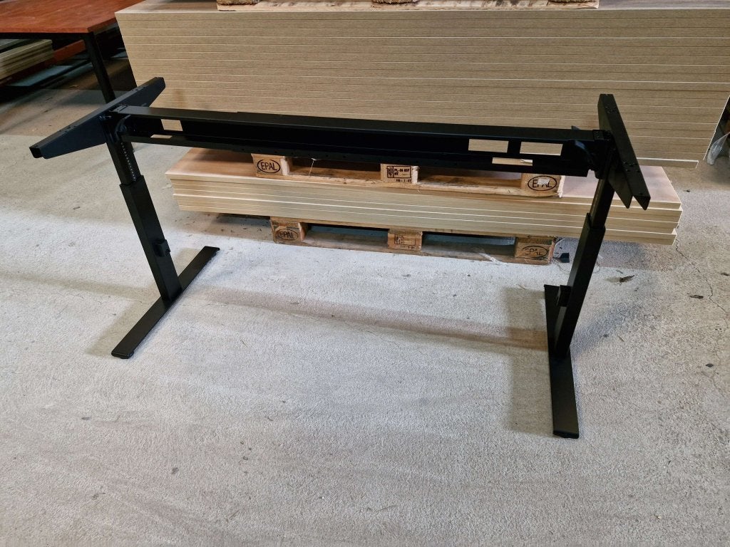 20x Nieuw zwart frame of compleet nieuw bureau div kleuren, Zwart, VST, In hoogte verstelbaar, Metaal