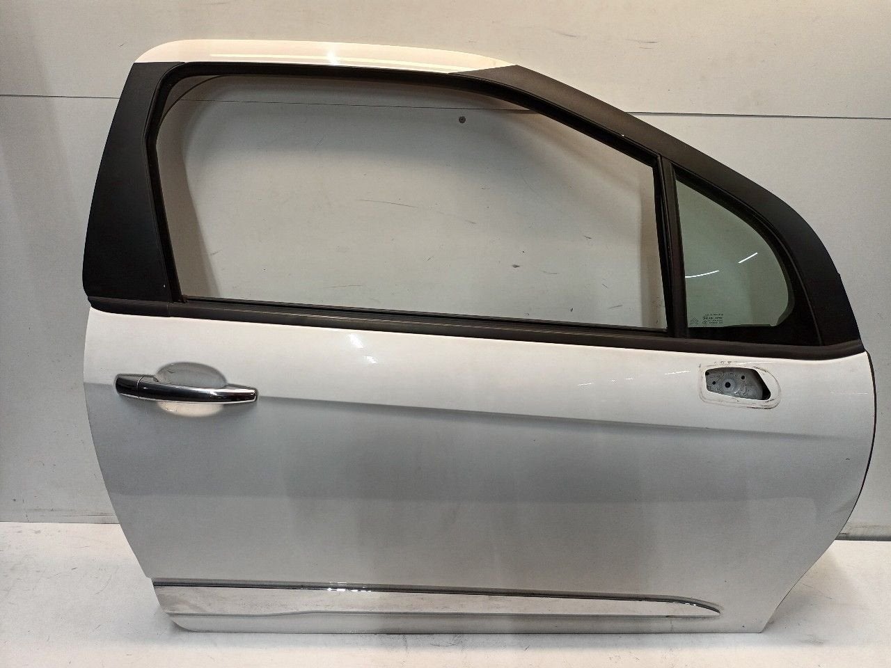 Portier rechts voor Citroën DS3, Onderdelen@venauto.nl, Van der Ven Autorecycling B.V., Gebruikt, Ettenseweg 76, 4706 PB Roosendaal, The Netherlands