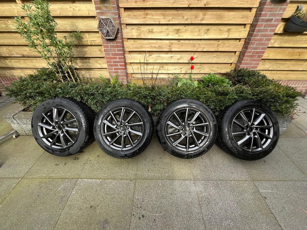 Borbet VT mistral glanzend antraciet 17" aluminium velgen, Ophalen, Velg(en), 17 inch, Winterbanden