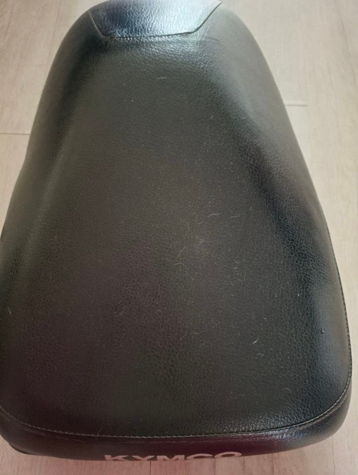 Kymco origineel zadel – nette staat, Fietsen en Brommers, Brommeronderdelen | Scooters, Ophalen of Verzenden, Gebruikt