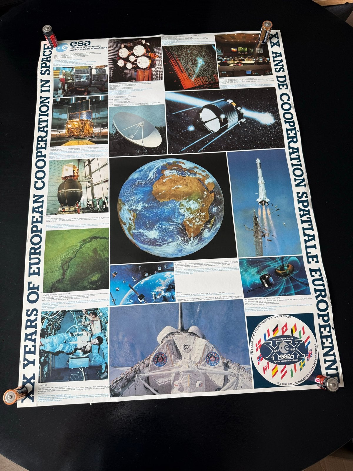 Vintage ESA Ruimtevaart Poster - XX Jaar Samenwerking, Ophalen, A1 t/m A3, Overige onderwerpen, Rechthoekig Staand