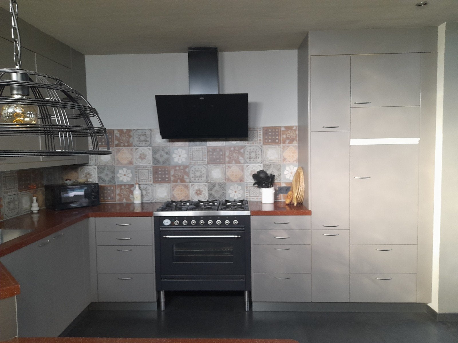 Complete hoekkeuken met apparatuur en eiland, Huis en Inrichting, Keuken | Complete keukens, Ophalen, Gebruikt, Hoekkeuken, Composiet