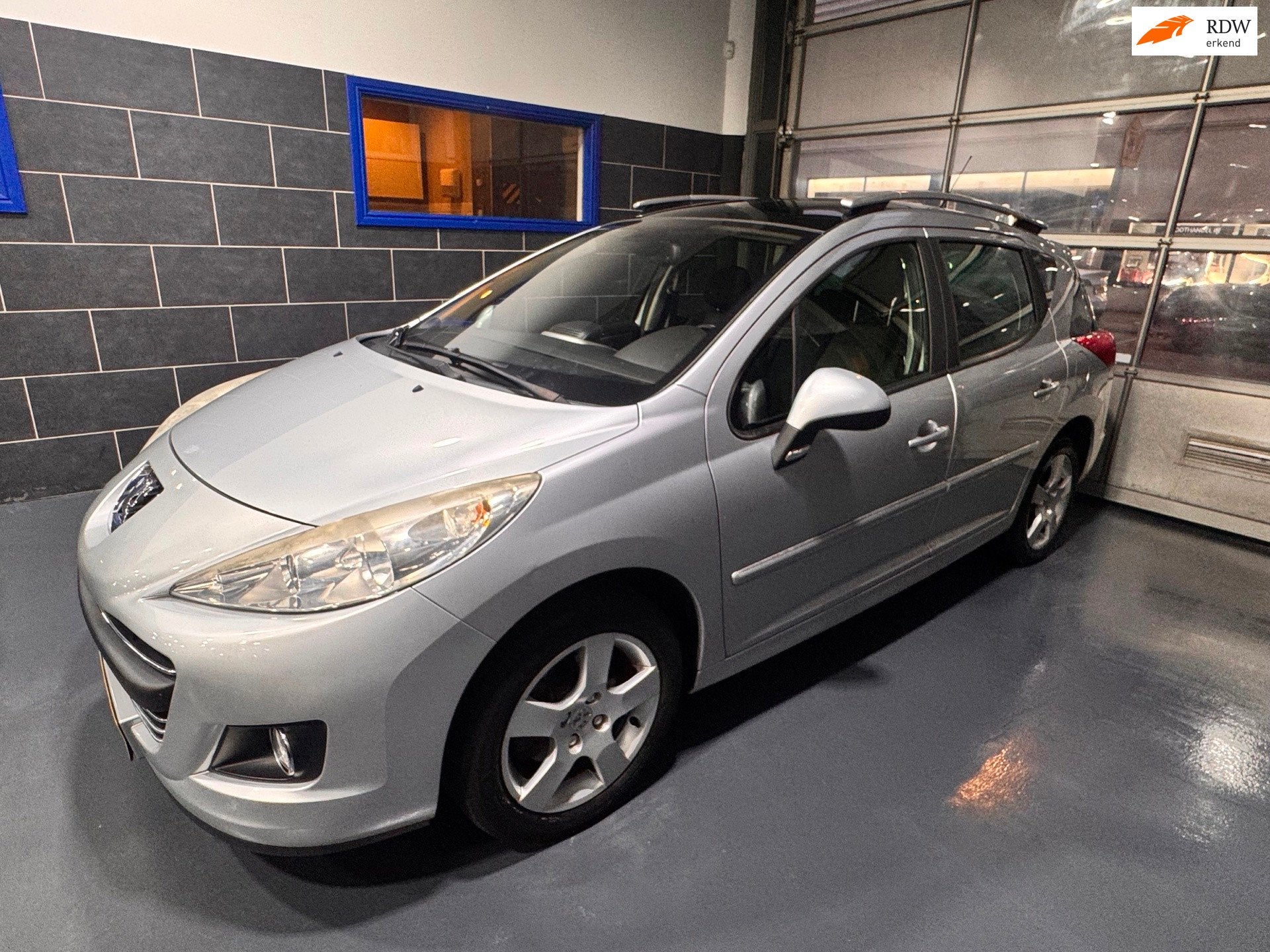 Peugeot 207 SW 1.6 VTi - Navi - Pano - Airco - Cruise - Trek, Euro 5, Gebruikt, Origineel Nederlands, Handgeschakeld