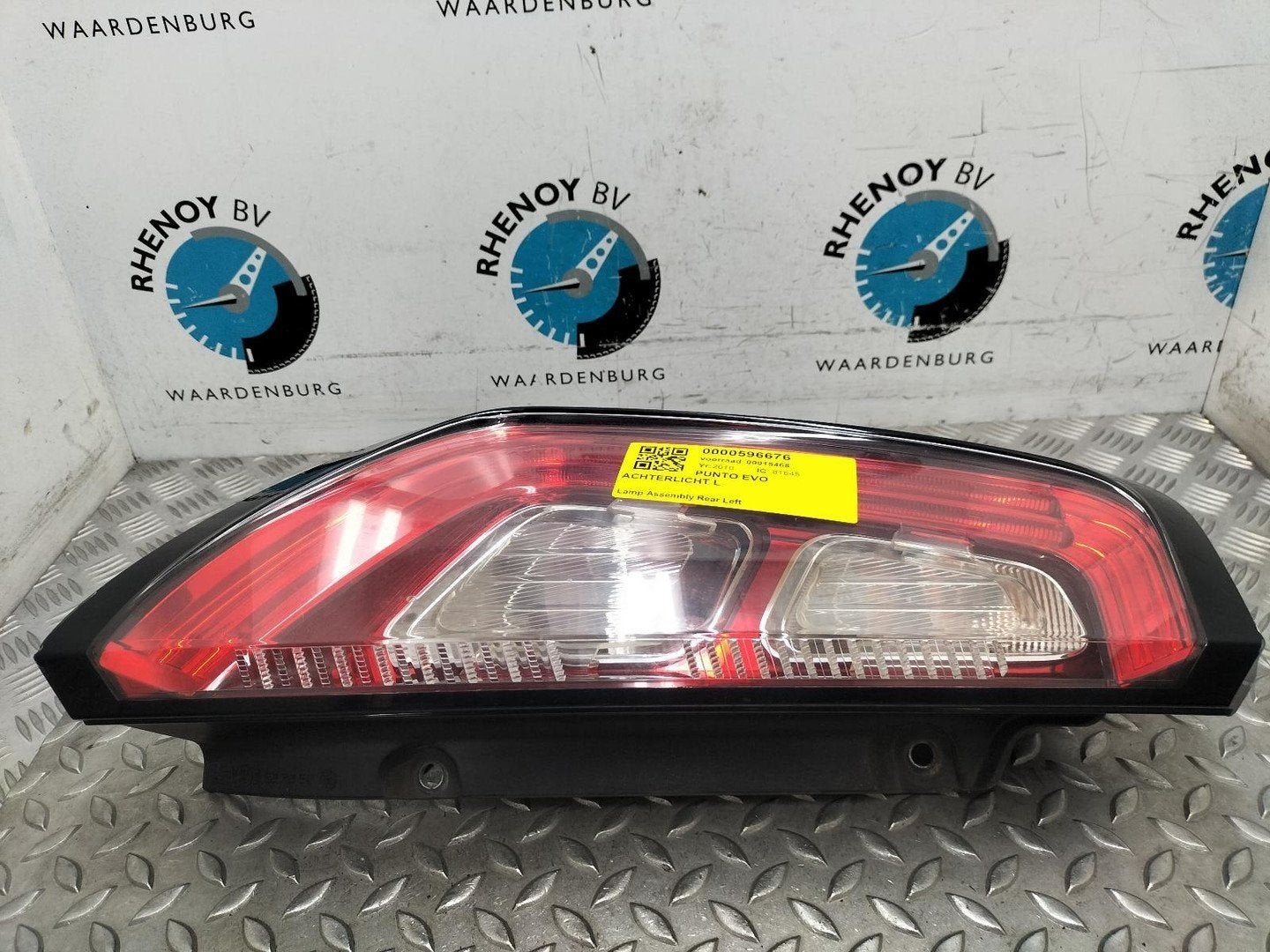 FIAT PUNTO EVO 1.2 Dynamic ACHTERLICHT L 2010, Ophalen of Verzenden, Gebruikt, Stiba lid