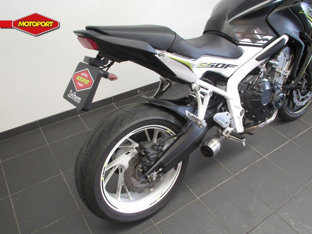 Honda CB 650 F ABS (bj 2016), Motoren, Doornveld 180-184
B-1731  ZELLIK, BE, Honda Motor Europe Ltd, Belgian Branche, Bedrijf