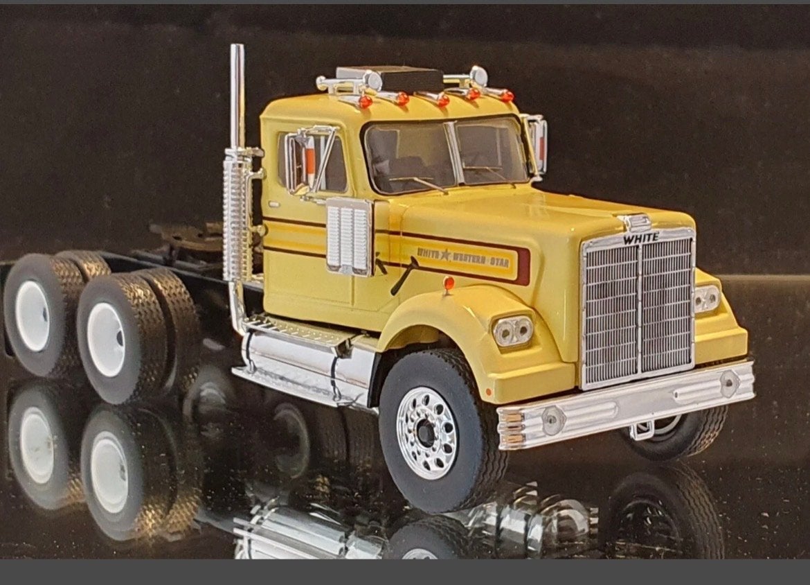 White Western Star 1970 IXO 1:43 schaalmodel, Ophalen of Verzenden, Nieuw, Bus of Vrachtwagen, Matchbox