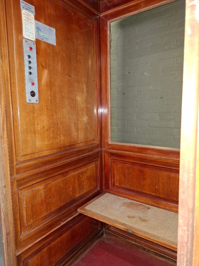 Vintage Houten Otis Liftcabine 1970 - Uniek Interieur, Ophalen