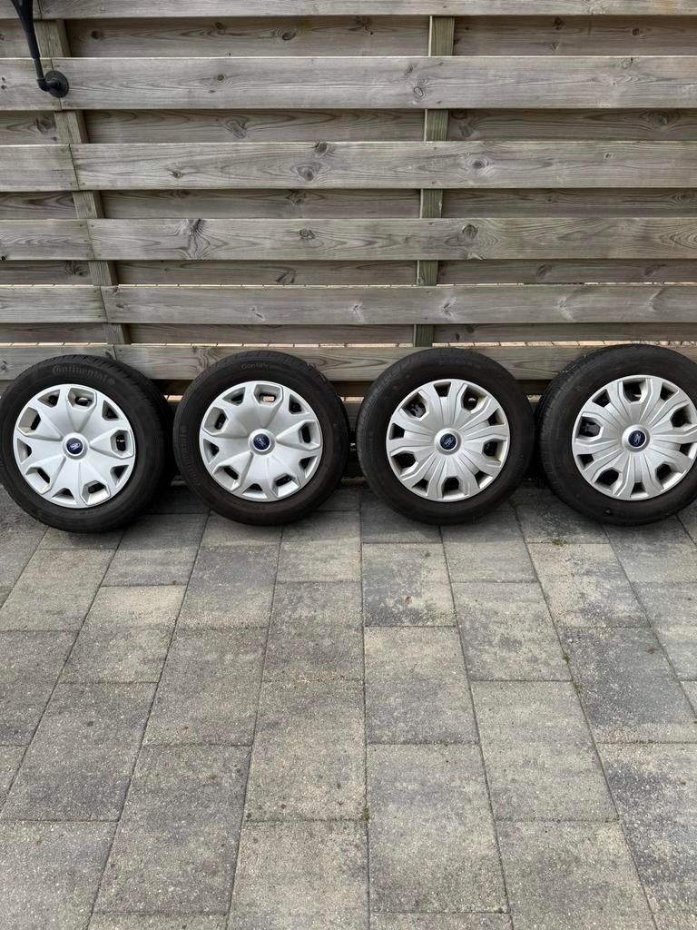 Set stalen velgen met banden, Auto-onderdelen, Banden en Velgen, Ophalen, 16 inch, 205 mm, Zomerbanden