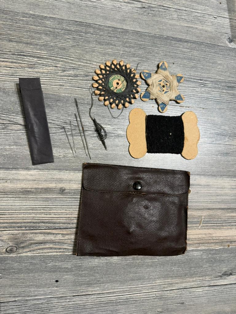 Duitse Wehrmacht issue Naaiset WW2, Verzamelen, Militaria | Tweede Wereldoorlog, Ophalen of Verzenden, Landmacht, Duitsland, Overige typen