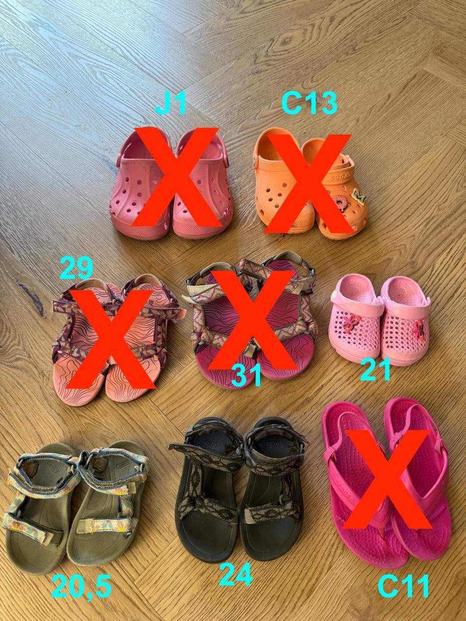 Meisjes zomer slippers en sandalen - Div. maten en kleuren, Ophalen of Verzenden, Gebruikt, Meisje