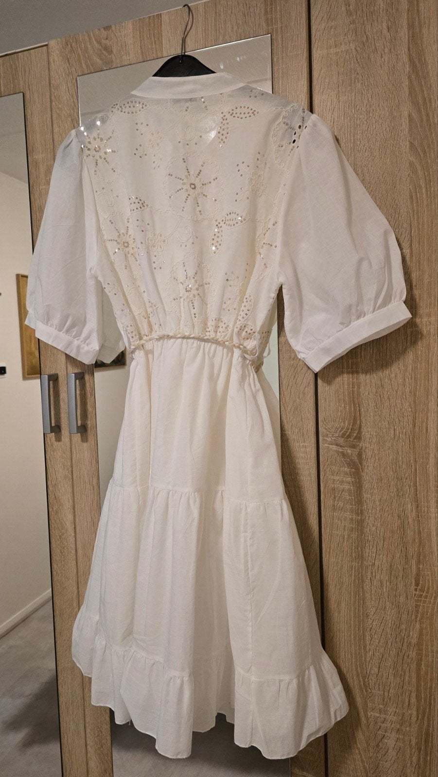 Zomerjurk met pailletten en borduursels, Maat 38/40 (M), Wit, Ophalen of Verzenden, Zo goed als nieuw