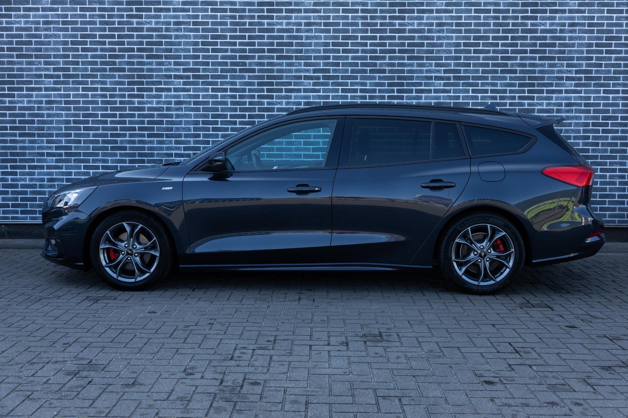 Ford Focus Wagon 1.0 EcoBoost Hybrid 125 ST Line X Business, Gebruikt, Blauw, Origineel Nederlands, 19 km/l