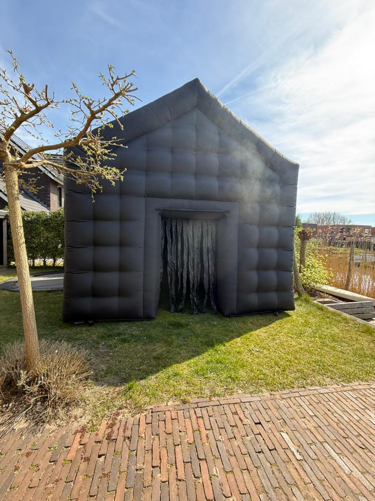 Opblaas tent te huur, Ophalen of Verzenden, Zo goed als nieuw, Verjaardag