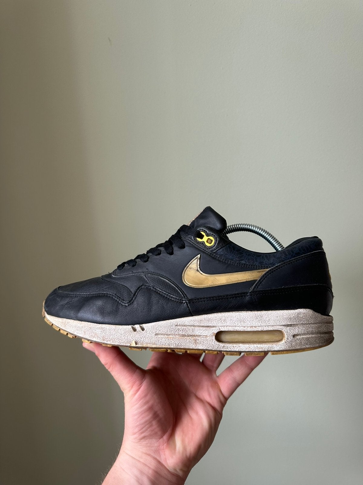 Nike Air Max 1 Olympic Gold Medal Pack / 44, Zwart, Ophalen of Verzenden, Sneakers of Gympen, Gedragen