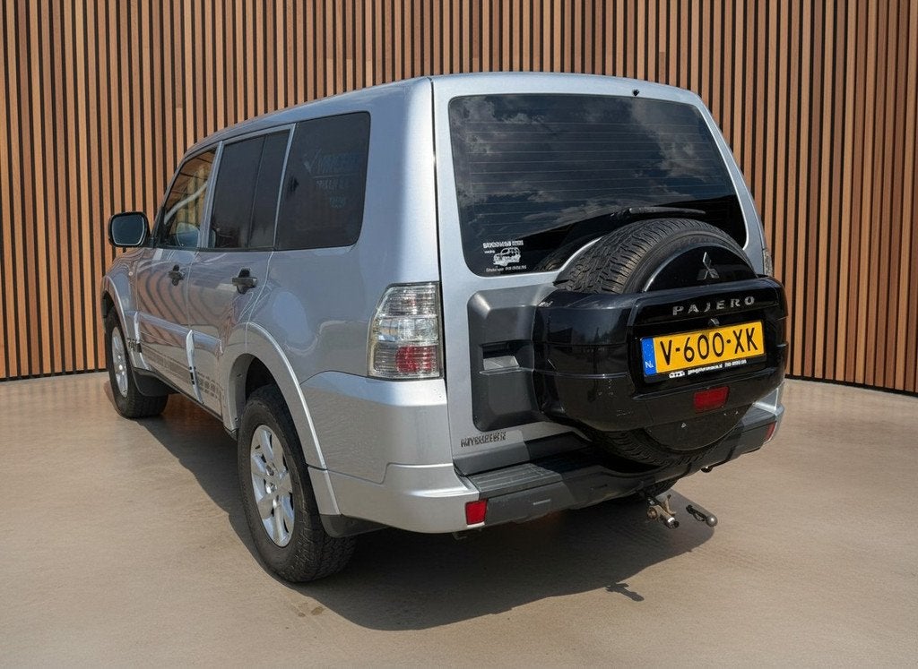 Mitsubishi Pajero (bj 2016), Auto's, Automaat, Euro 5, Stof, Gebruikt