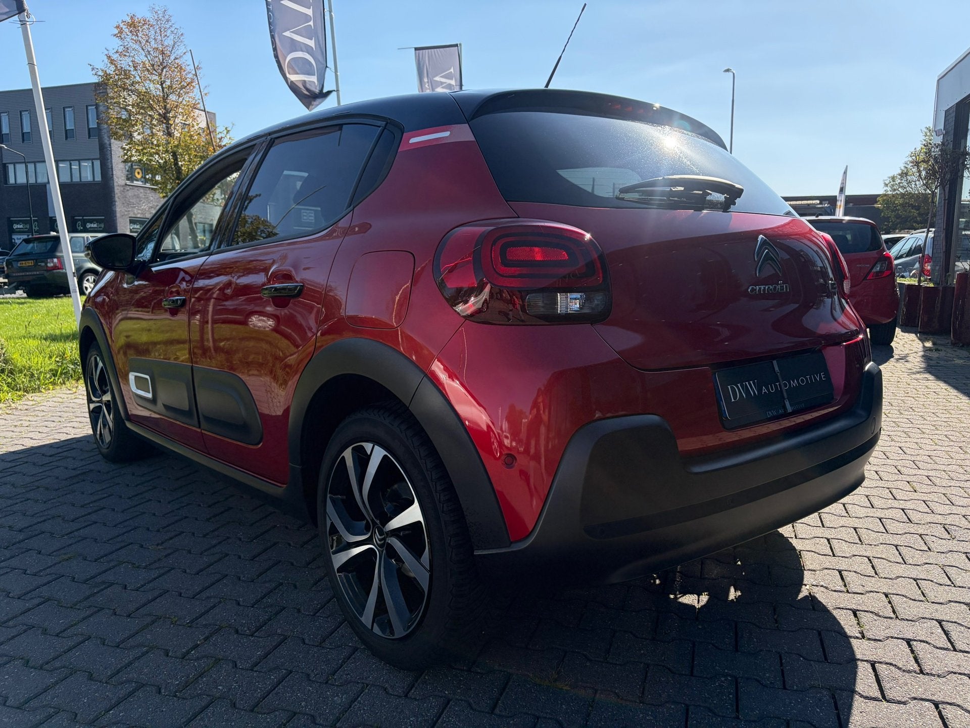 Citroen C3 1.2 PureTech Shine Automaat, Auto's, Gebruikt, 1199 cc, 450 kg, 49 €/maand