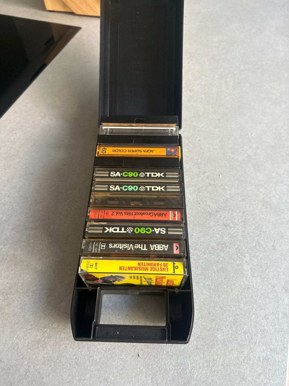 Cassettebandjes met bewaardoos - ABBA, AGFA, TDK, Ophalen, Gebruikt, 1 bandje, Voorbespeeld