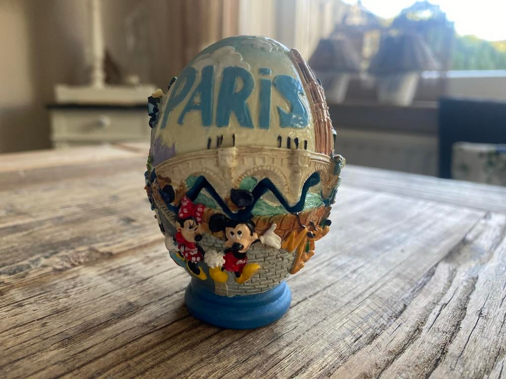 Beeldje Disneyland Parijs ei met Eiffeltoren, Ophalen of Verzenden, Zo goed als nieuw, Fantasy