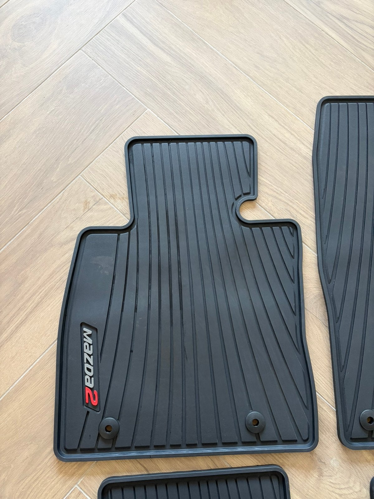Originele rubber mattenset Mazda 2 2015-heden, Ophalen, Zo goed als nieuw