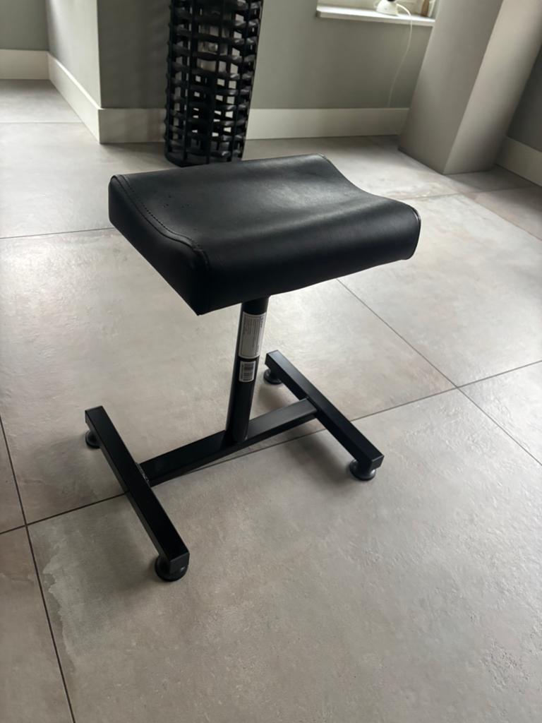Voetenbank pedicure, Ophalen, Zo goed als nieuw, Hout