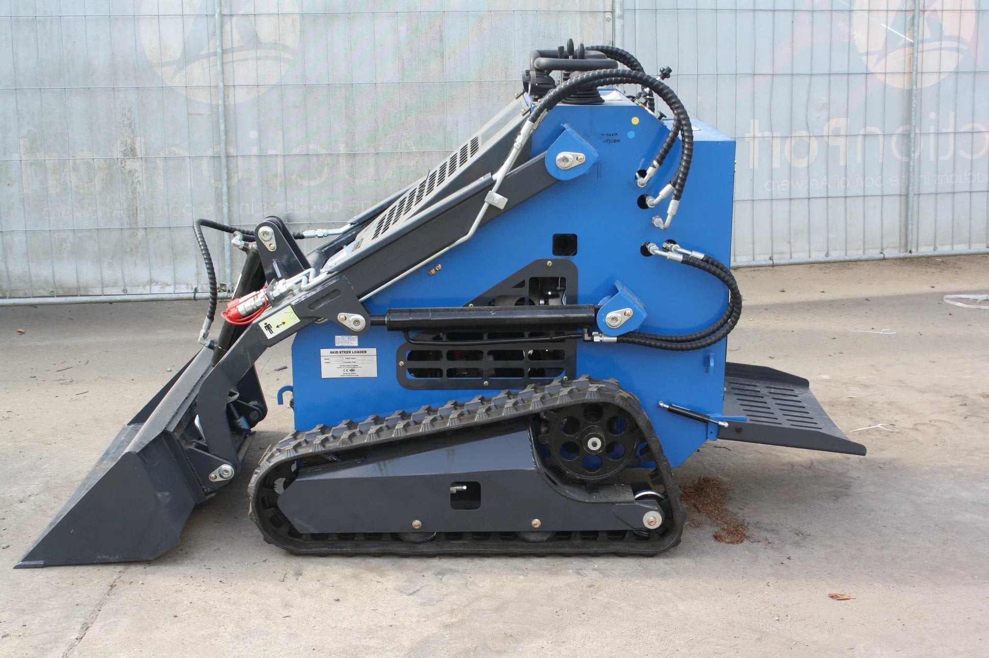 Skid steer loader Skidsteer schranklader benzine 700KG, Zakelijke goederen, Machines en Bouw | Kranen en Graafmachines, Wiellader of Shovel