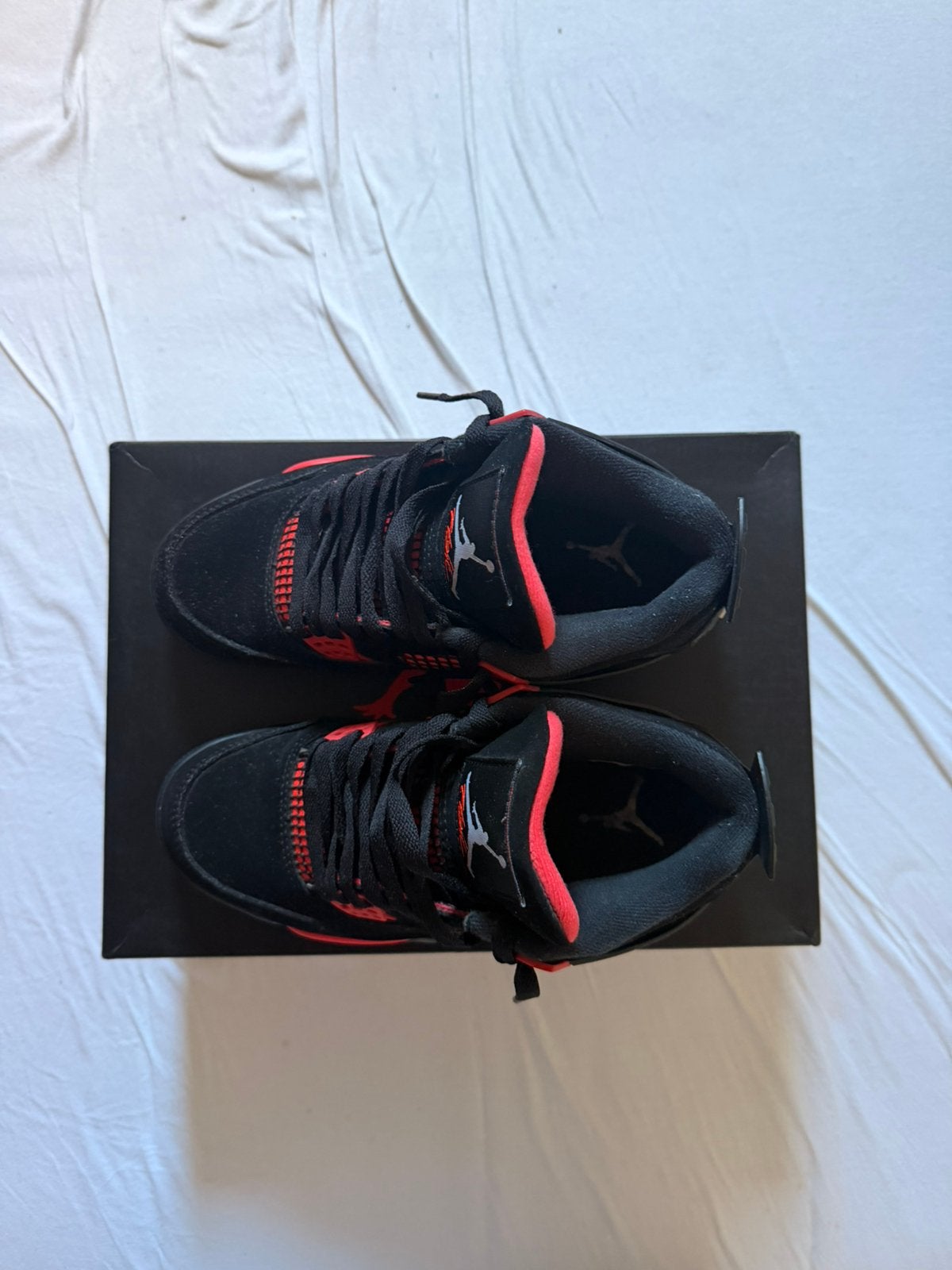Air Jordan 4 Retro Red Thunder, Ophalen of Verzenden, Zo goed als nieuw, Schoenen