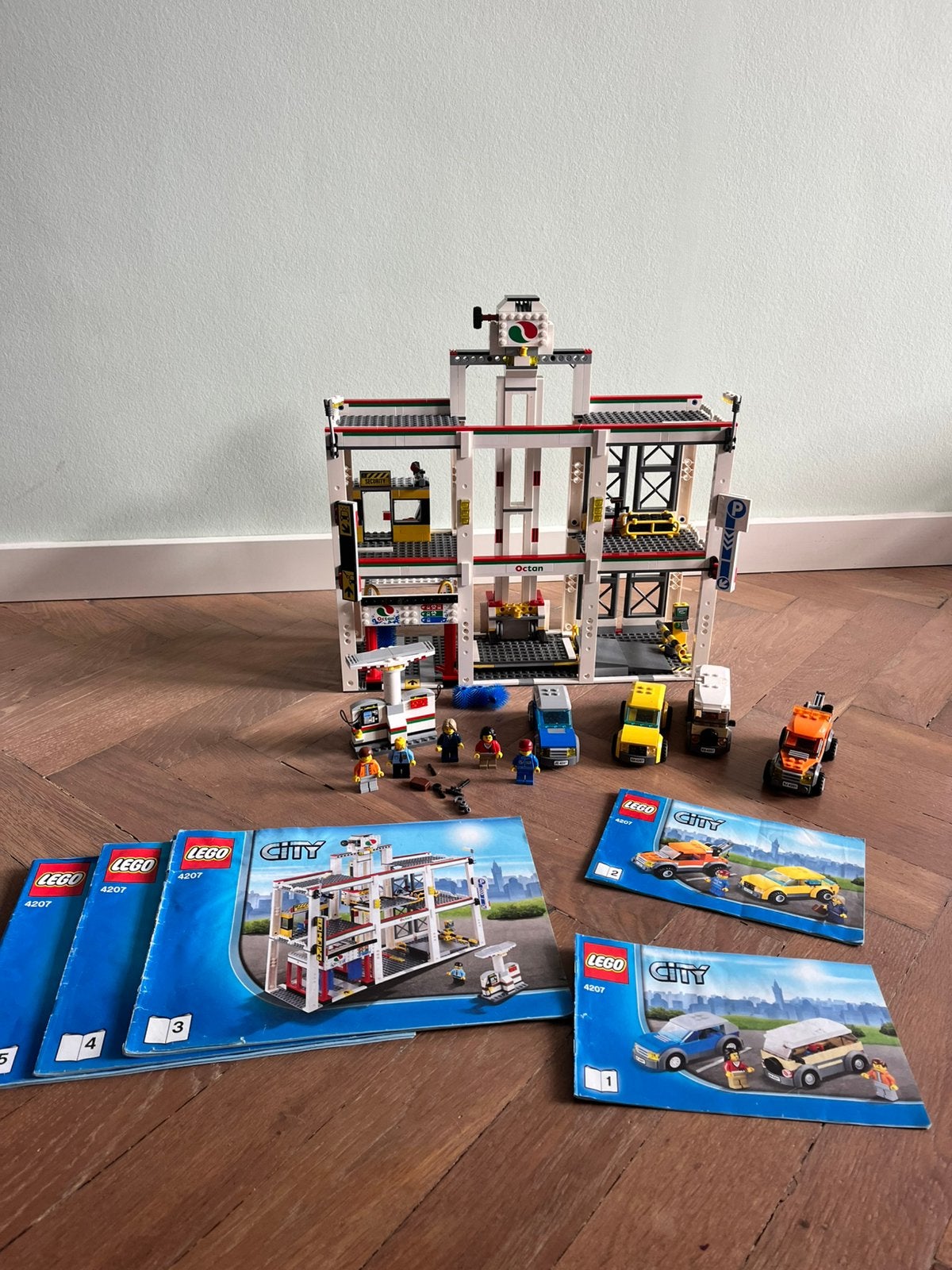 Lego 4207 city garage octan onderhoud tanken wasstraat auto, Kinderen en Baby's, Speelgoed | Duplo en Lego, Gebruikt, Lego, Ophalen of Verzenden